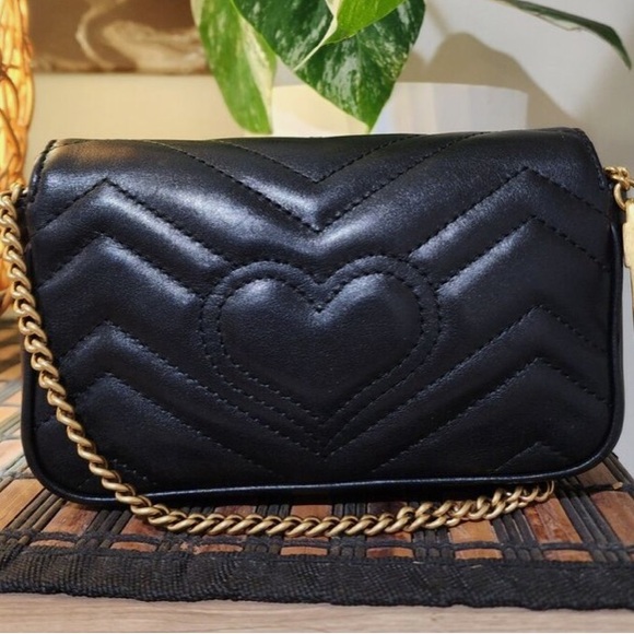 SEND REASONABLE OFFER. I'LL SAY YES. No rips or damage. Firm or Best Offer - Picture 3 of 6